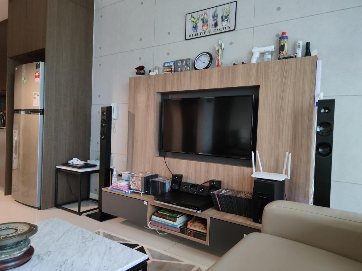 Kumkum Homestay Nusajaya  Dış mekan fotoğraf